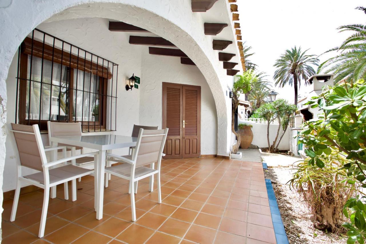 Urbanizacion El Oasis, 20 Villas En 1ª Linea Playa Дения Екстериор снимка